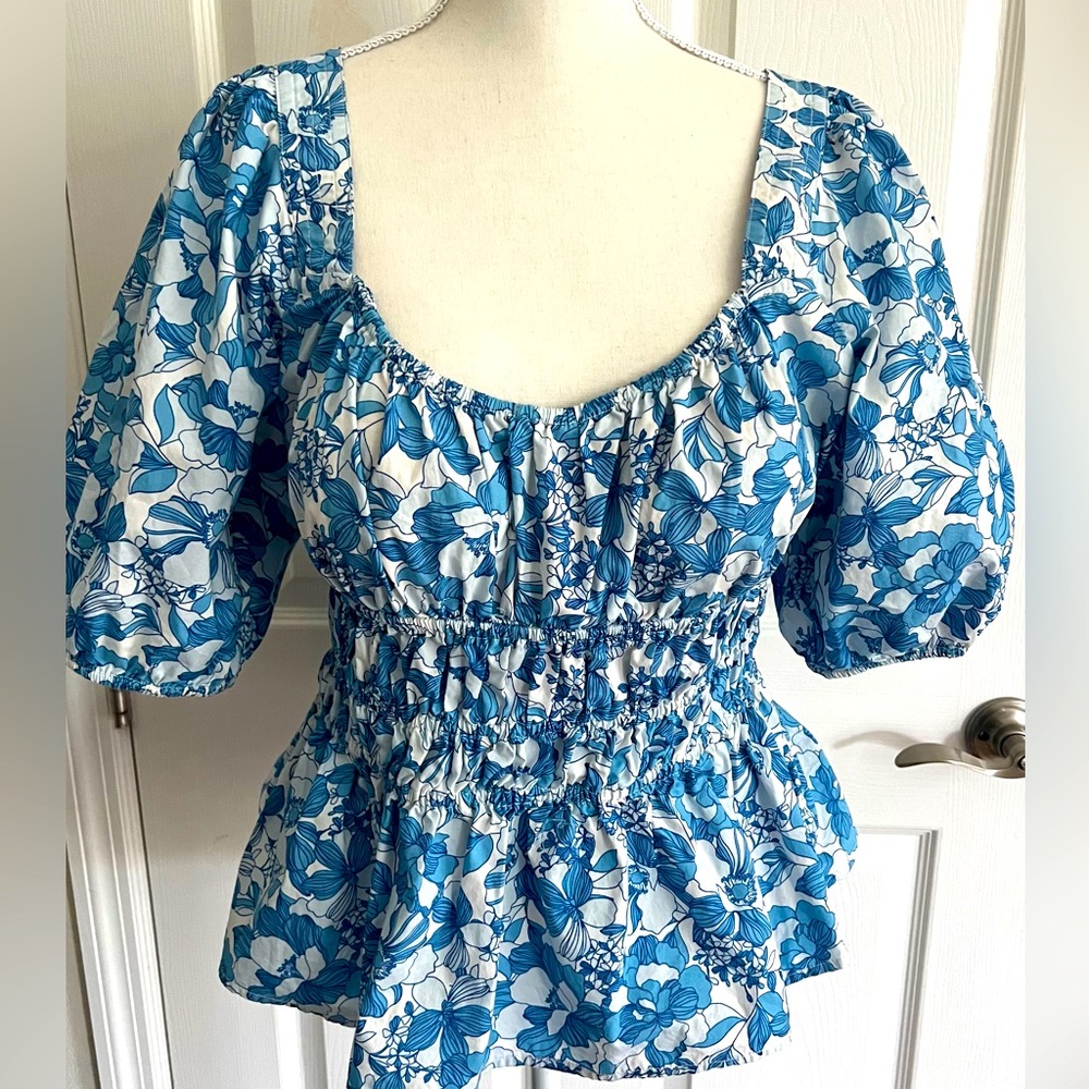 Super flattering 100% cotton floral shirt
